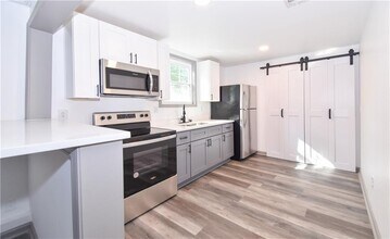 2582 Candler Way in Marietta, GA - Building Photo - Building Photo