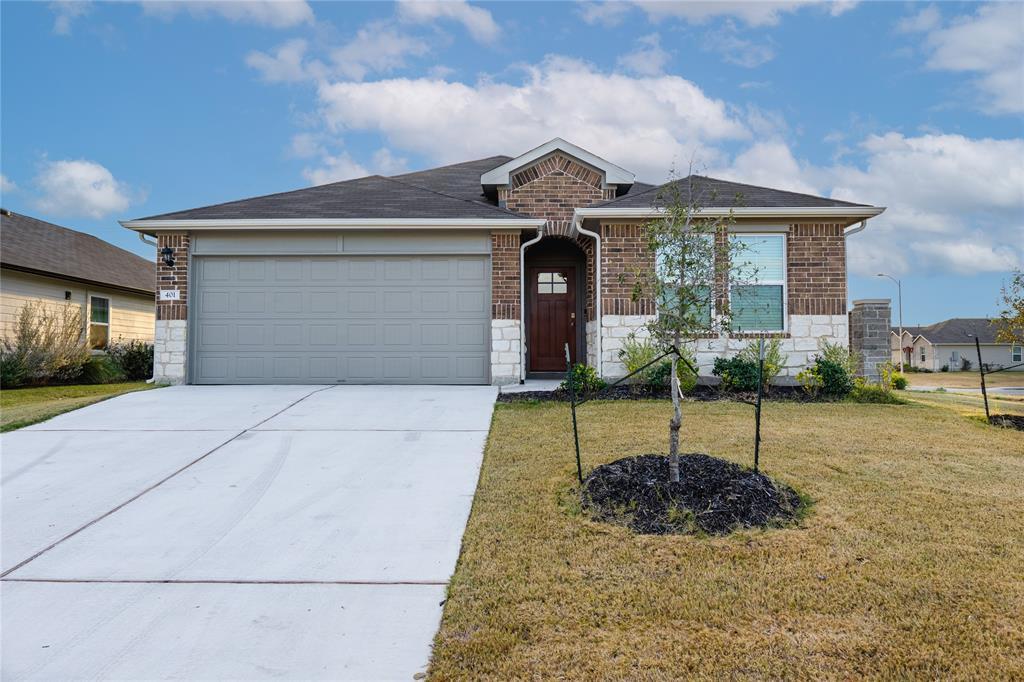 401 Abbey Ln in Lockhart, TX - Building Photo