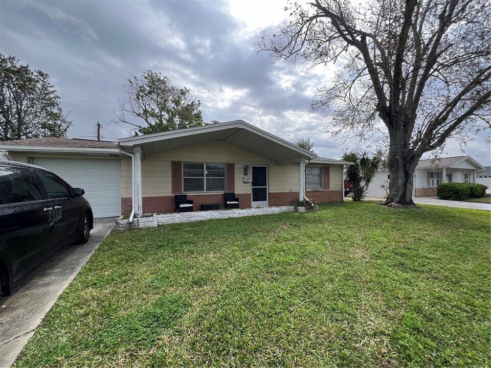 3330 Monticello St in Holiday, FL - Building Photo