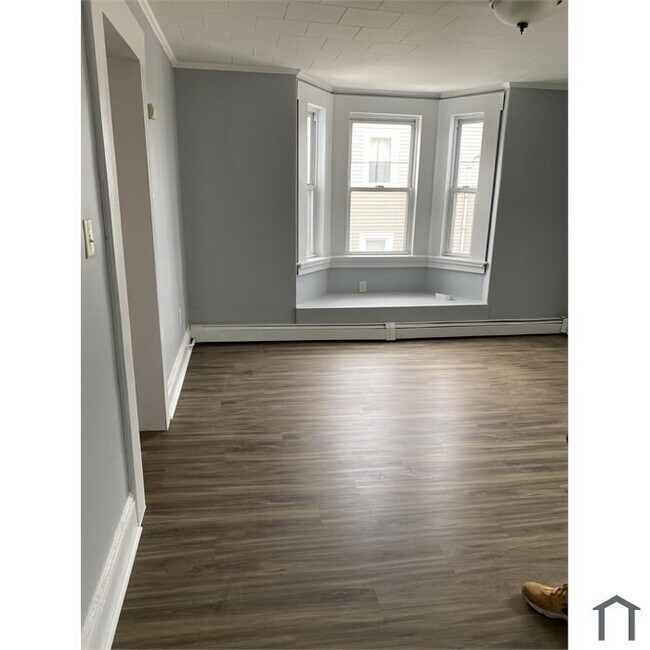 4 Sherman St-Unit -2 in Peabody, MA - Building Photo - Building Photo