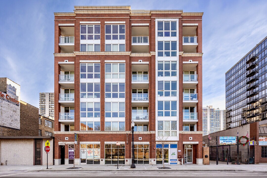 1329 N Wells St in Chicago, IL - Building Photo