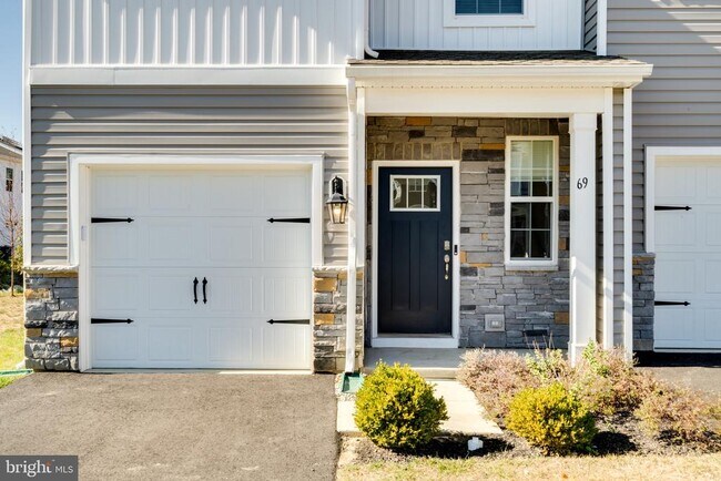 69 Nelsons Wy in Mount Holly, NJ - Building Photo - Building Photo