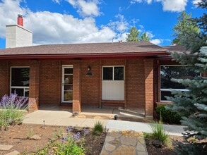 1052 E Apple Way in Flagstaff, AZ - Building Photo - Building Photo