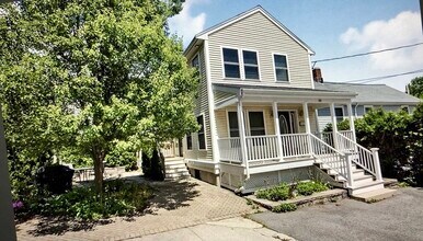 109 Pearl St in Newton, MA - Building Photo - Building Photo