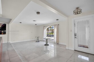 612 SE 8th Ave in Deerfield Beach, FL - Building Photo - Building Photo