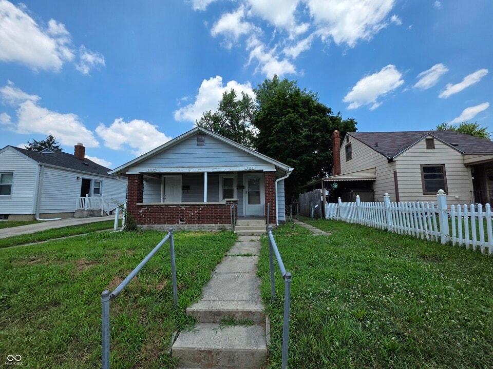 2340 Calhoun St in Indianapolis, IN - Building Photo