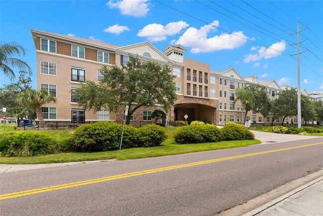 4221 W Spruce St in Tampa, FL - Foto de edificio - Building Photo