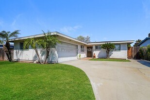 15431 Oakbury Dr in La Mirada, CA - Building Photo