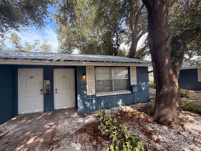 property at 611 Osceola Rd