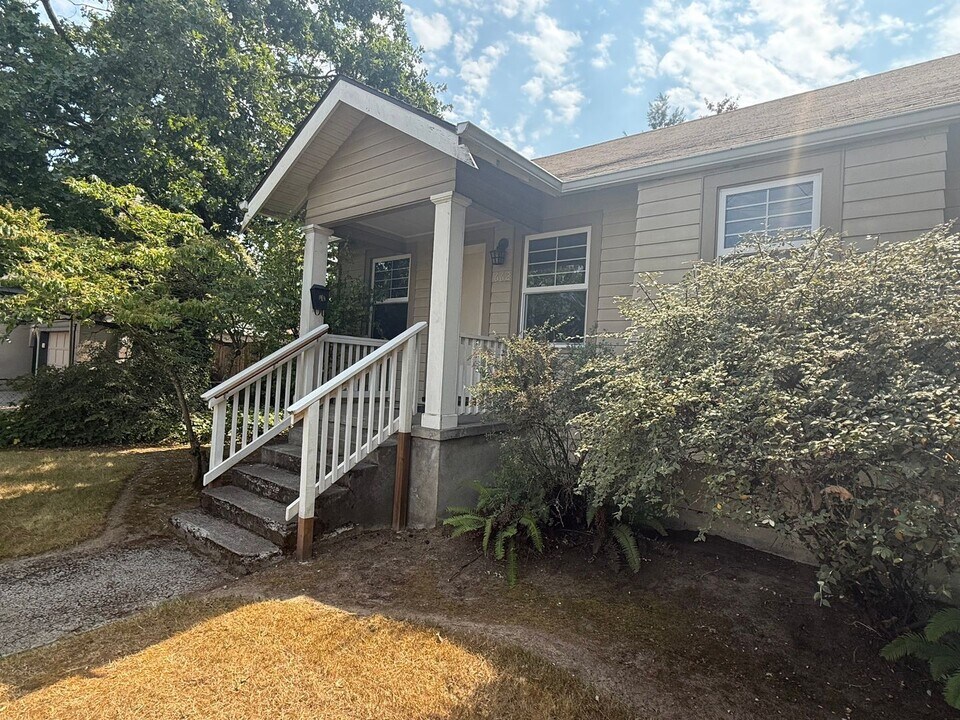 662 E 19th Ave in Eugene, OR - Building Photo