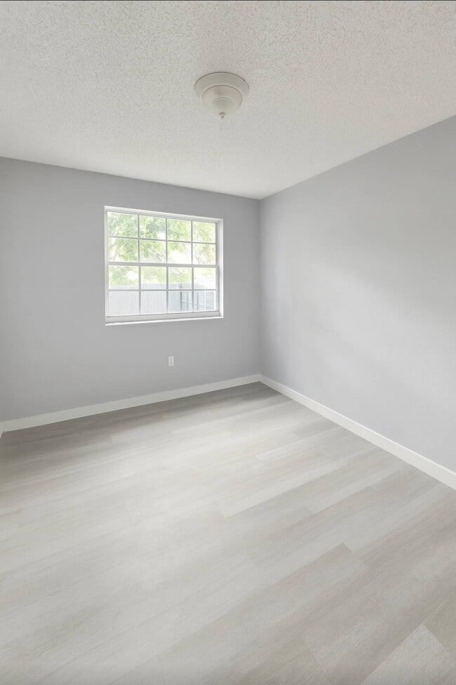 3216 SW 23rd Terrace in Miami, FL - Building Photo - Building Photo