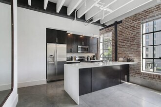 822 Howard Ave in New Orleans, LA - Building Photo - Building Photo