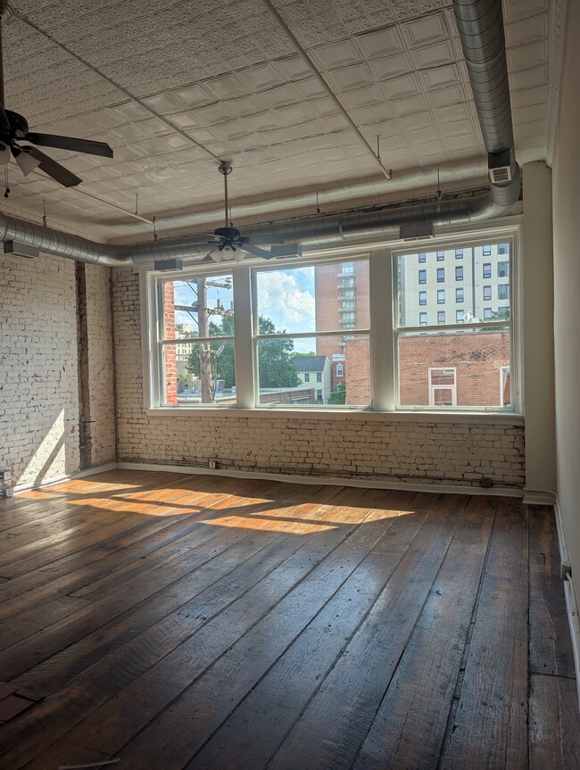 319 W Broad St, Unit 3B