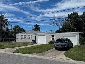180 Devon Dr in Clearwater, FL - Building Photo