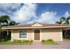 1031 NE 10th Ave in Fort Lauderdale, FL - Building Photo - Building Photo