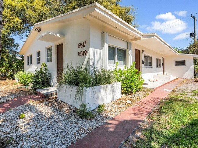 5517 NW 1st Pl in Miami, FL - Building Photo - Building Photo