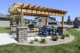 West Briar Commons in Sioux Falls, SD - Building Photo - Building Photo