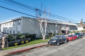 Windsor Park Apartments in Concord, CA - Building Photo - Building Photo