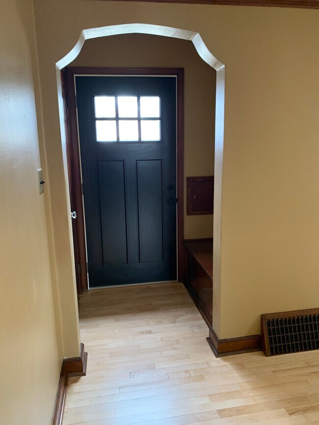 1915 N Alvin St in Appleton, WI - Building Photo - Building Photo