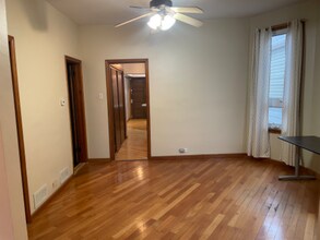 2423 N Lawndale Ave, Unit 2423 N Lawndale 2nd Fl in Chicago, IL - Building Photo - Building Photo