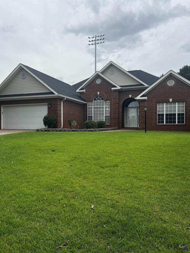 property at 306 Hummingbird Ln