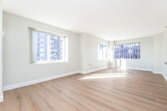 12-12 Museum Way in Cambridge, MA - Building Photo - Building Photo