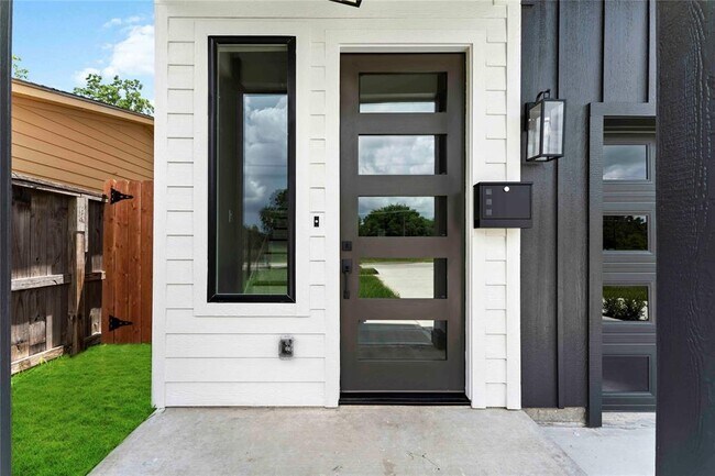 9227 Ashville Dr in Houston, TX - Building Photo - Building Photo