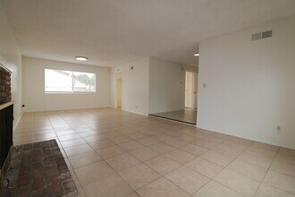 7950 Oso Ave in Los Angeles, CA - Building Photo - Building Photo