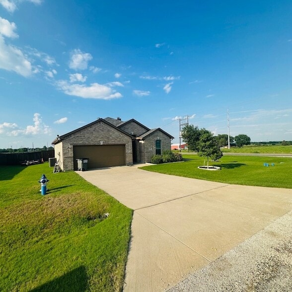 485 Collin St in Nevada, TX - Building Photo - Building Photo