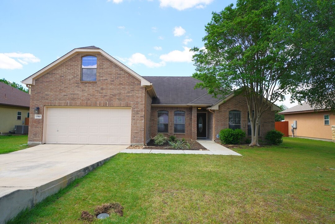 15805 Fair Ln in Selma, TX - Building Photo