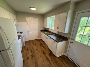 922 W Pearl St in Aurora, MO - Building Photo - Building Photo