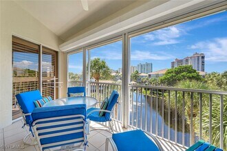 7654 Pebble Creek Cir in Naples, FL - Building Photo - Building Photo