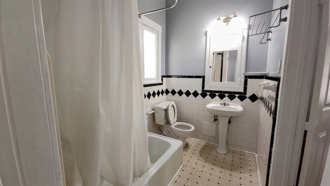 property at 5 Buell Ct