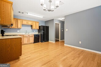 5955 Raventree Ct in College Park, GA - Building Photo - Building Photo