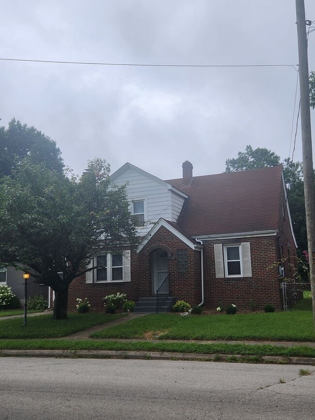 property at 318 E Park Pl
