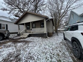 1311 N Walnut Grove Ave in Decatur, IL - Building Photo