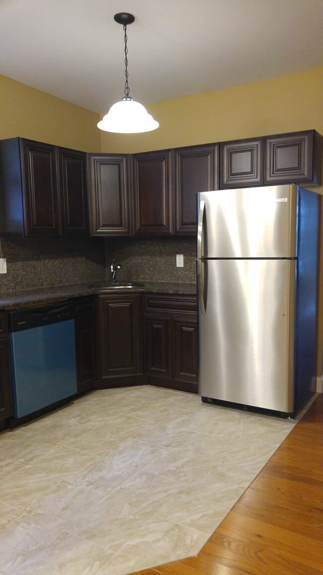 2545 N 18th St, Unit 2