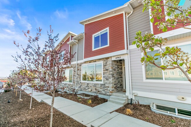 14962 S Soft Whisper Wy in Herriman, UT - Building Photo - Building Photo
