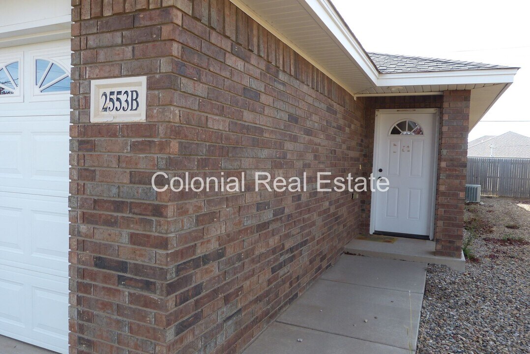 2553 Fred Daugherty Ave in Clovis, NM - Building Photo