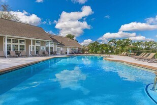 Arbors at Windsor Lake