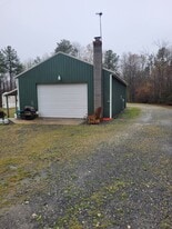 216 Mozingo Rd in Warsaw, VA - Building Photo