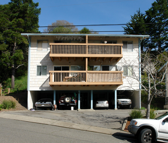 2-16 Buckelew St in Sausalito, CA - Foto de edificio - Building Photo