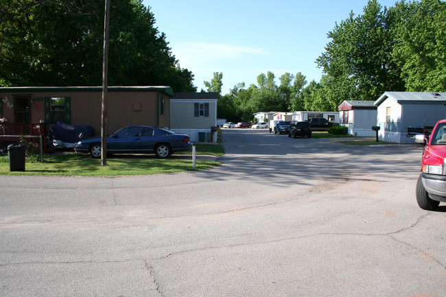 8162 NW 44th Cir in Bethany, OK - Foto de edificio - Building Photo