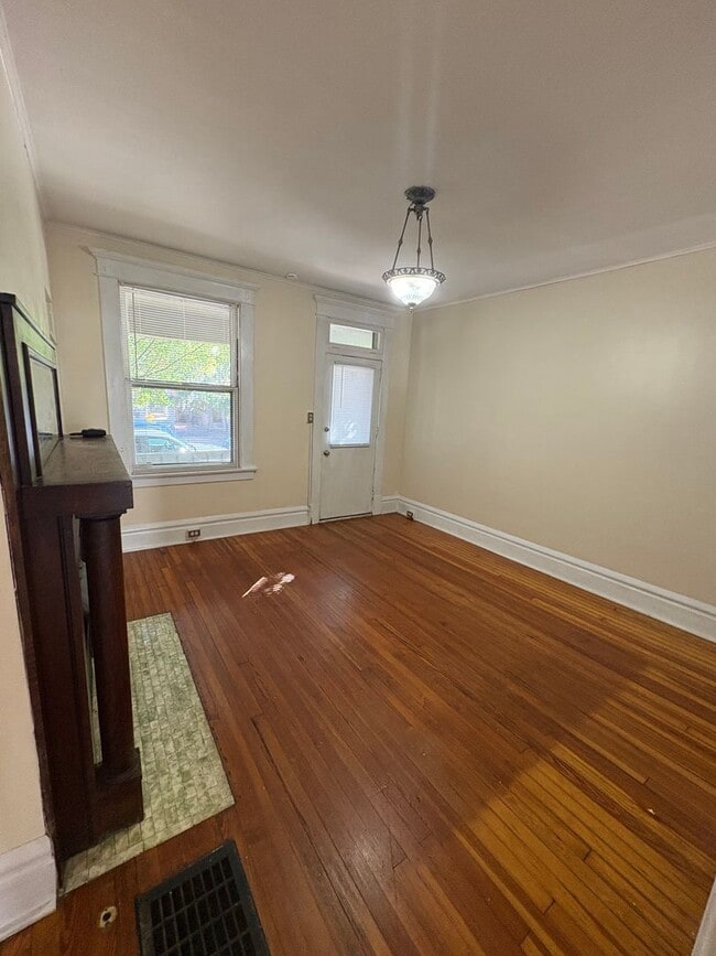 526 E Sycamore St in Columbus, OH - Building Photo - Building Photo