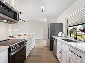 1304 SE 11th St in Cape Coral, FL - Building Photo