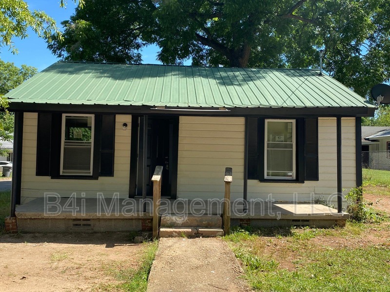 108 De Groat St in Lagrange, GA - Building Photo