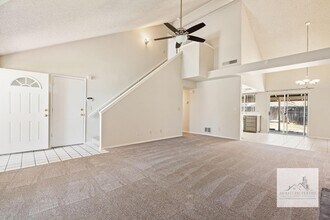 8840 N Barton Ave in Fresno, CA - Building Photo - Building Photo