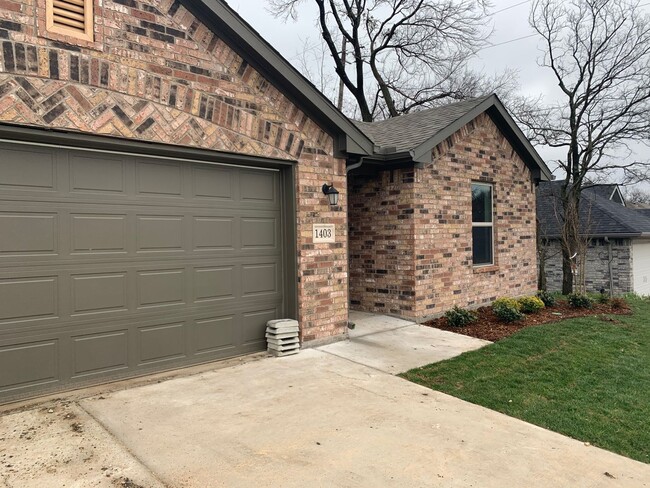 property at 1403 Southridge Ln