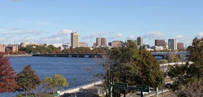 33 Bay State Rd, Unit 4R