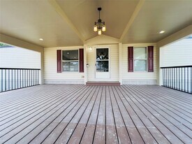 788 County Rd 3479J in Cleveland, TX - Building Photo